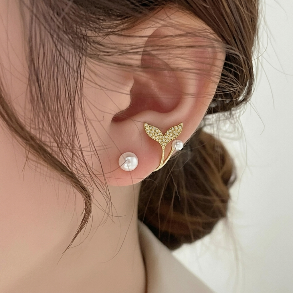 Black Fish Tail Earrings - Korean Style